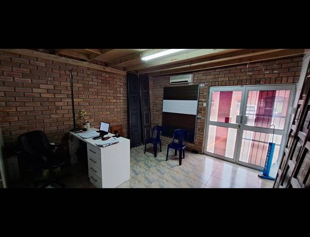 100M² MINI FACTORY TO LET IN ALTON